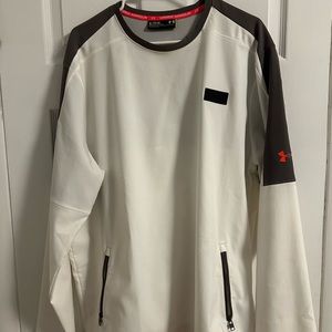 Under armor pull over